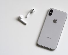 Apple iPhone.